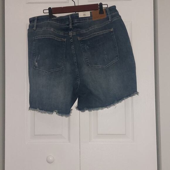 Judy Blue 3XL Cut off Raw Hem tummy Control Distressed Shorts Vacation Resort - Picture 8 of 12